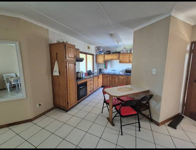 3 BEDROOM TOWNHOUSE FOR SALE IN MANABA BEACH